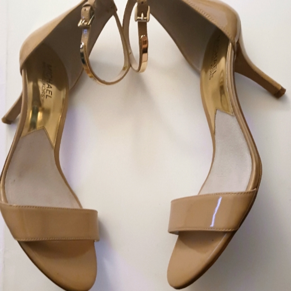 Mk high heels 👠